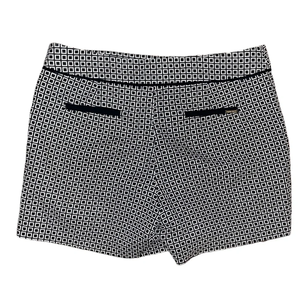 Anne Klein Black & White Shorts Size 10‎
